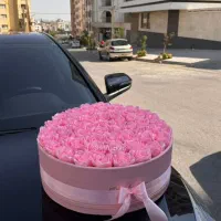باکس و دسته گل رز روبانی