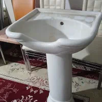 روشویی،تلویزیون، صندلی