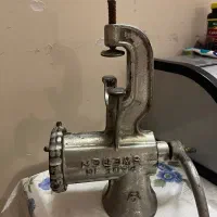 گوشت چرخی دستی قدیمی