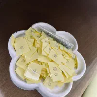 نگین کاری. برچسب نگین. پرس