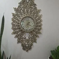 ساعت طلایی زیبا
