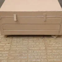 یکعددصندوق چوبی