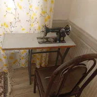 میز خیاطی وصندلی