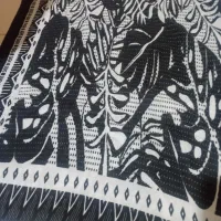 شال سفیدمشکی طرح دار نو۴۵۰۰۰۰ وشال سبز ۳۵۰۰۰۰