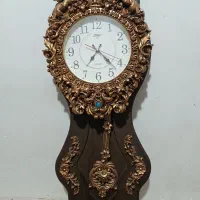 ساعت دیواری در حد نو