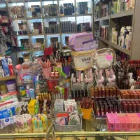 فروشنده لوازم آرایشی