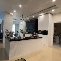 زعفرانیه/ساختمان برند/۲۰۰ متر/۲پارکینگ/مشاعات هتلی