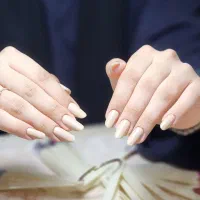 کاشت وترمیم ناخن