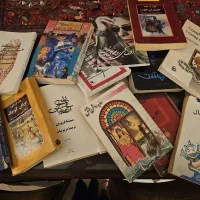تعدادی کتاب داستان