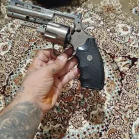 فندک اتومی