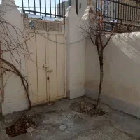 خانه حیاط دار مرتب و نقلی