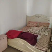 تخت و پا تختی تمیز سالم