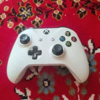 Xbox one s معاوضه با موتور فروش هم دارم