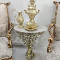 سماور طلایی و میز لایی و استندطلایی