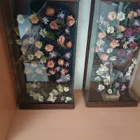 تعدادی ضروف و قاب عکس