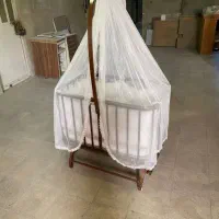 تخت نوزاد چوبی