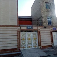خانه دو طبقه سه واحدی همراه با مغازه