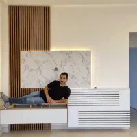 یک عدد کابینت لوتوس به همراه کمددیواری تخت کمجا