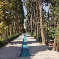 زمین در منطقه ی توریستی و خوش اب و هوای فین کاشان