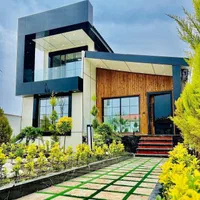 ویلا-ی-نیم-پیلوت-نمامدرن-مهندسی-سار-تهاتربا-خودرو