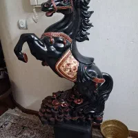 مجسمه اسب