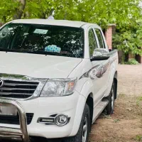 تویوتای هایلوکس ۲۰۱۵ بی رنگ