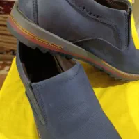 کفش برند شمس و مقداری لباس وسایل اقتصادی و بصرفه