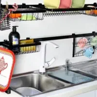 ابچکان پشت پنجره ای