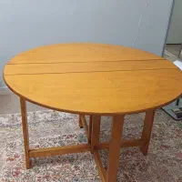 میز ۴ نفره تاشو در حد نو بسیار کم استفاده شده