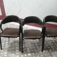 سه عدد صندلی فلزی