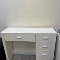 میز آرایش سفید