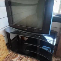 میز و تلویزیون