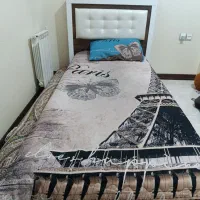 تخت یک نفر