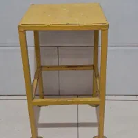 چهار پایه آهنی