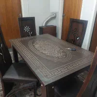 یک عدد میز ۴ نفره با صندلی، جاکفشی و میز تلویزیون