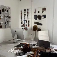 مشاور برند لباس حرفه ای