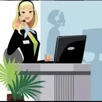 منشی خانم در دفتر فنی