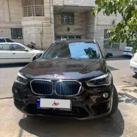 بی ام و x1