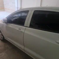 شاهین g  با سانروف مدل ۴۰۲ سفید