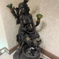 مجسمه  آبشار چراغ دار