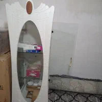 بوفه تمیز و مرتب ویک دست مبل وظرف اکرپال پملپ