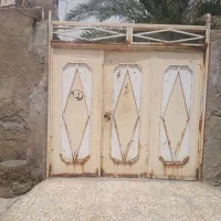 در حیاط کارکرده
