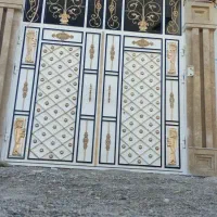 رنگ امیزی ساختمان در پنجره