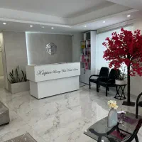 کلینیک تخصصی لیزر با تجهیزات کامل