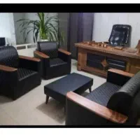 منشی مدیرعامل، سرایدار دفتری