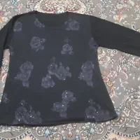 بلوز مشکی . جلو طرح دار