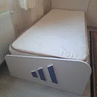 تختخواب به همراه تشک یک نفره رویال