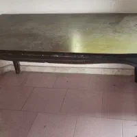 میز ناهار خوری و میز شیشه ای و بوفه و پنکه سقفی