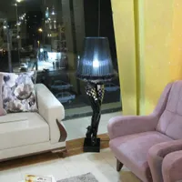 آباژور کنارسالنی ایستاده خاص
