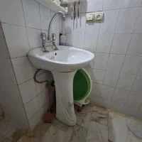 دستشویی پایه دار